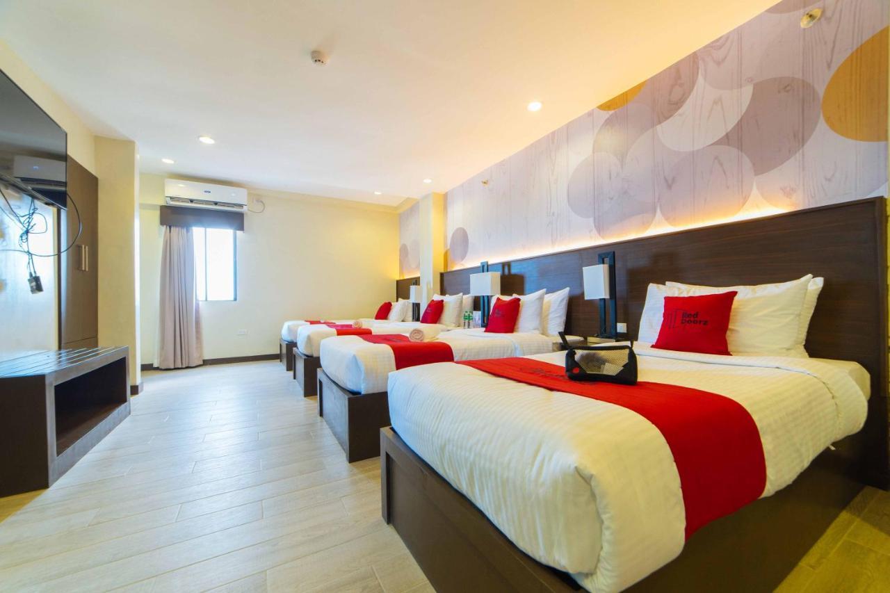 Отель Reddoorz Premium @ Sta Rosa Tagaytay Road Silang Экстерьер фото