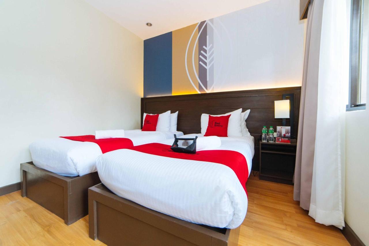 Отель Reddoorz Premium @ Sta Rosa Tagaytay Road Silang Экстерьер фото