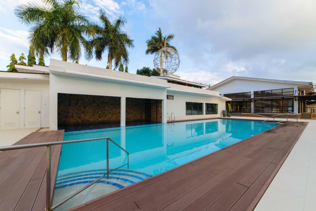 Отель Reddoorz Premium @ Sta Rosa Tagaytay Road Silang Экстерьер фото