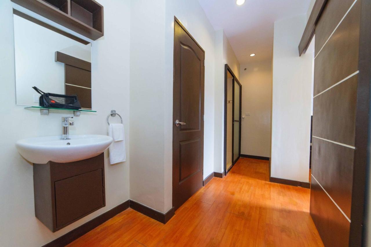 Отель Reddoorz Premium @ Sta Rosa Tagaytay Road Silang Экстерьер фото