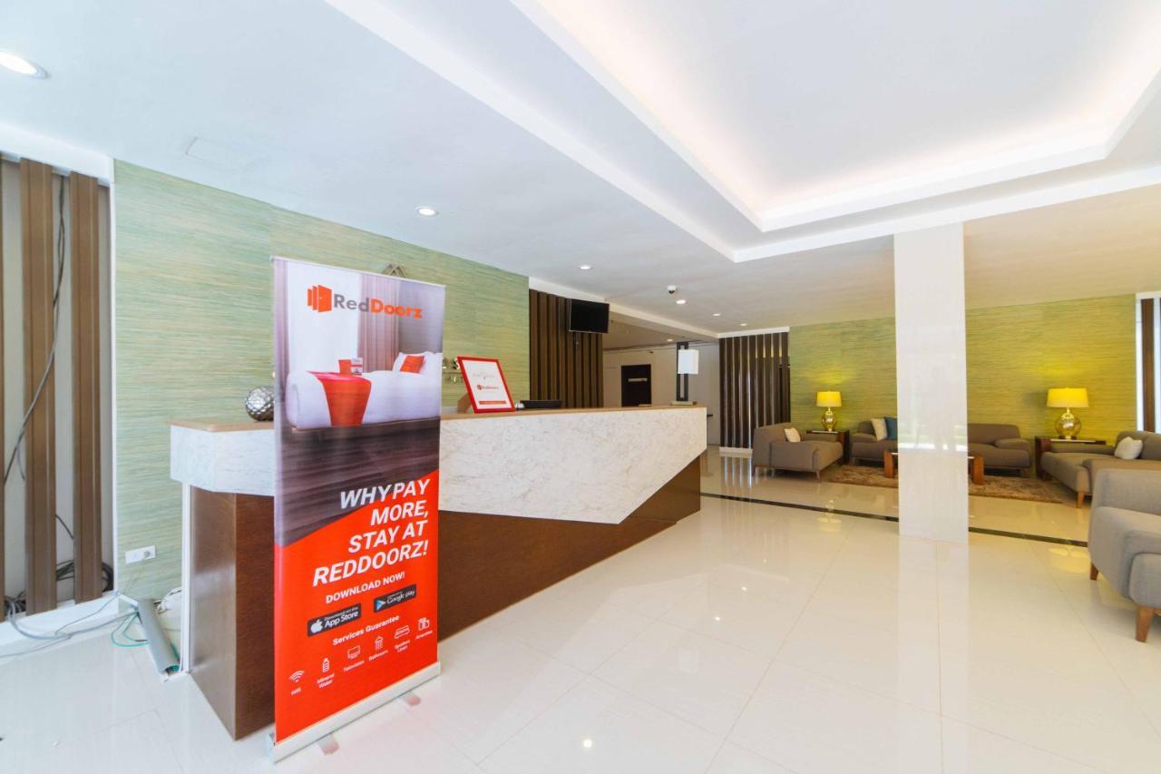 Отель Reddoorz Premium @ Sta Rosa Tagaytay Road Silang Экстерьер фото
