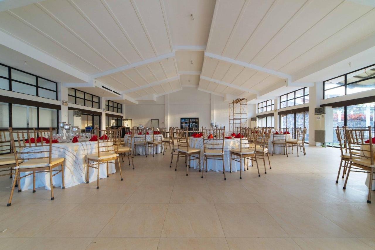 Отель Reddoorz Premium @ Sta Rosa Tagaytay Road Silang Экстерьер фото